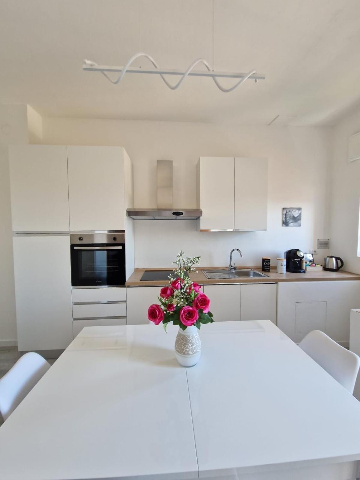Residenza Luigio Appartement Verbania Buitenkant foto